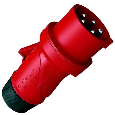 Roter industrieller Stromstecker mit Metallkontakten und schwarzem Griff auf weißem Hintergrund.