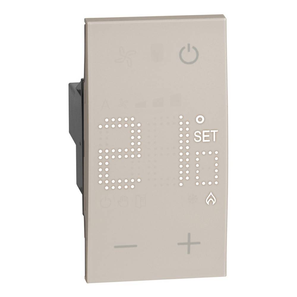 Ein beige farbener digitaler Thermostat, der '21°C SET' anzeigt, mit Plus- und Minus-Tasten darunter zur Temperatureinstellung. Ein Einschaltsymbol befindet sich oben rechts.