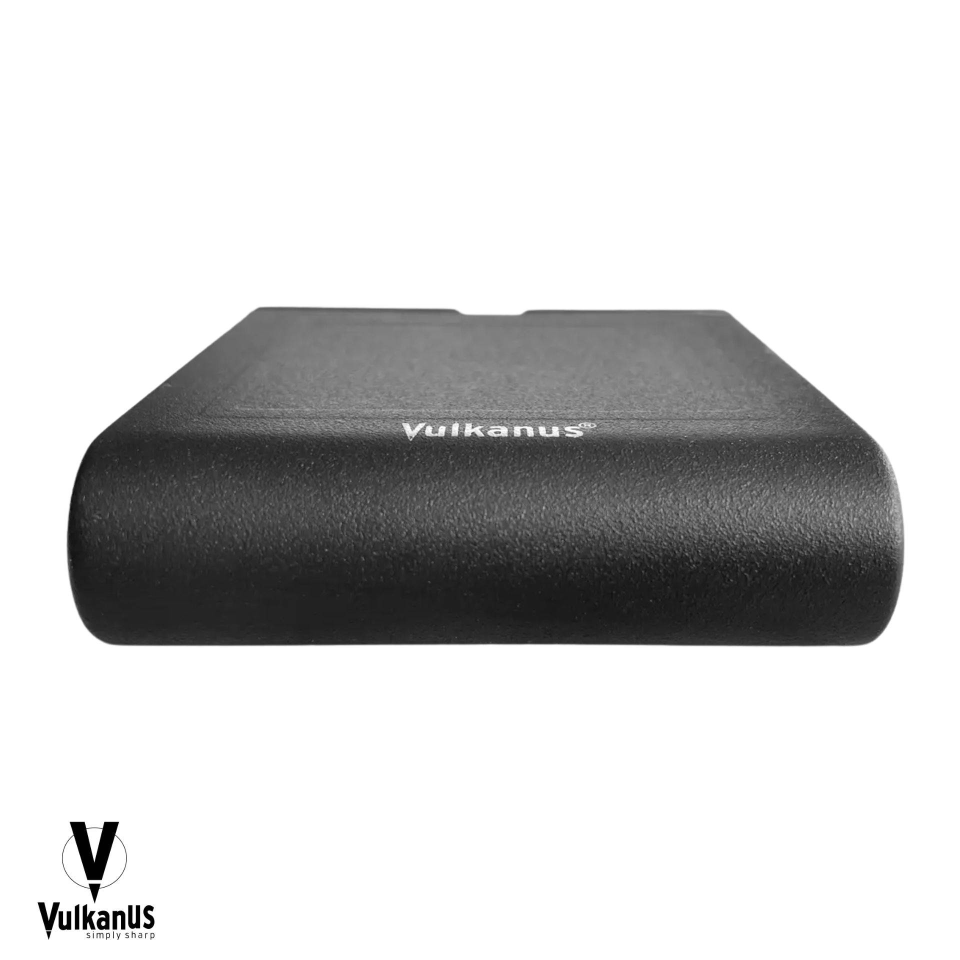Ein schwarzer Vulkanus-Messerschärfer mit minimalistischem Design, der eine glatte Oberfläche und das Markenlogo oben zeigt.