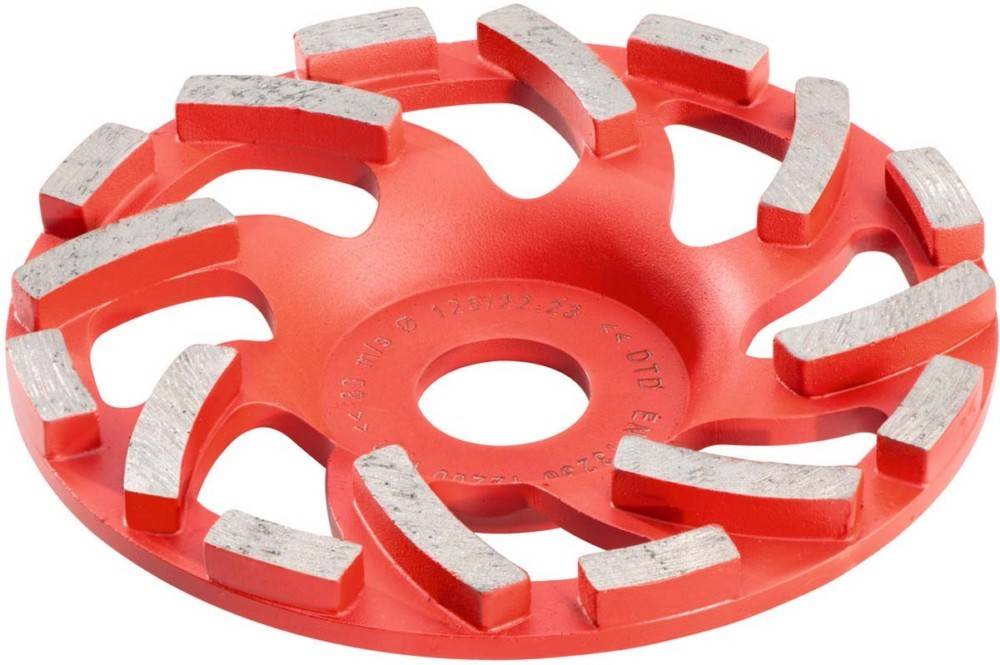 Ein roter Betonschleifstein mit segmentierten, silberfarbenen Schleifabschnitten, der zum Glätten und Formen harter Oberflächen entwickelt wurde.