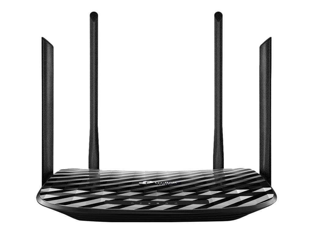 Schwarzer kabelloser Router mit vier Antennen auf weißem Hintergrund, Vorderansicht dargestellt.