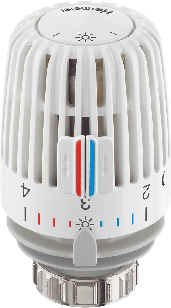 Ein weißer Thermostatknopf mit Zahlen von 0 bis 5, versehen mit roten und blauen Pfeilen, die eine Temperatureinstellung für die Heizungssteuerung anzeigen.