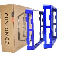 Maßgeschneiderte Verpackungsbox und blau modifizierte Computer-Case-Rahmen werden angezeigt.