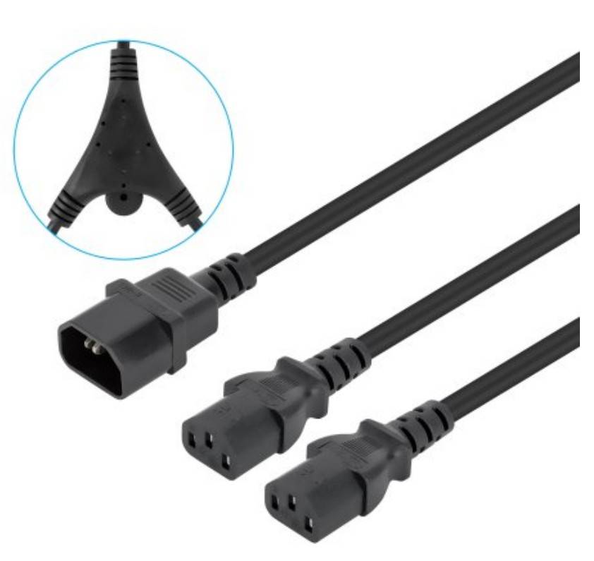 „Schwarzes geteiltes Stromkabel mit einem Stecker an einem Ende und zwei Steckern am anderen Ende, dargestellt in einer kreisförmigen Vergrößerung, die die Y-förmige Verbindungsstelle zeigt.