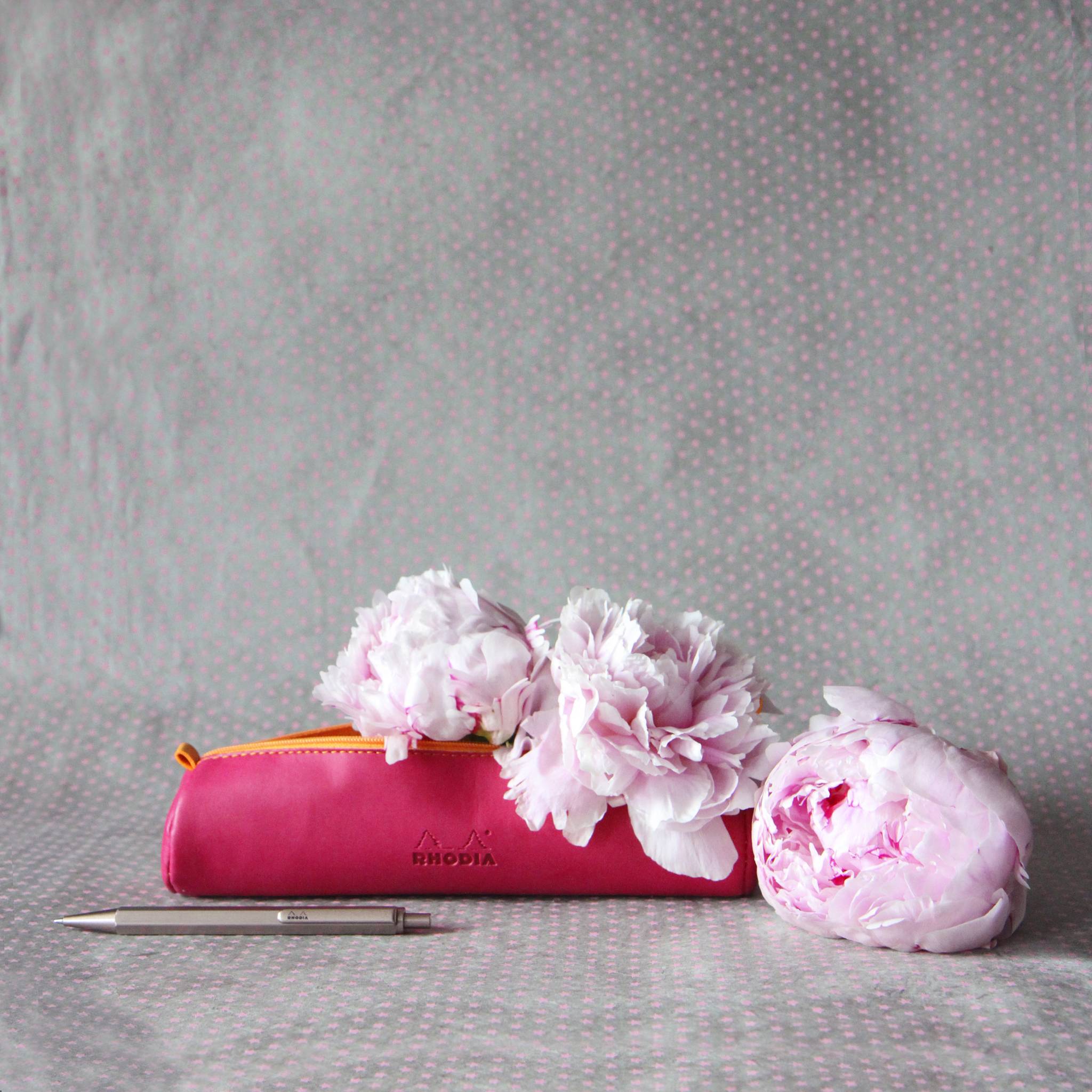 Rhodia Rhodiarama rundes Schlampermäppchen 21,5xØ5cm Kunstleder Himbeer 318992C