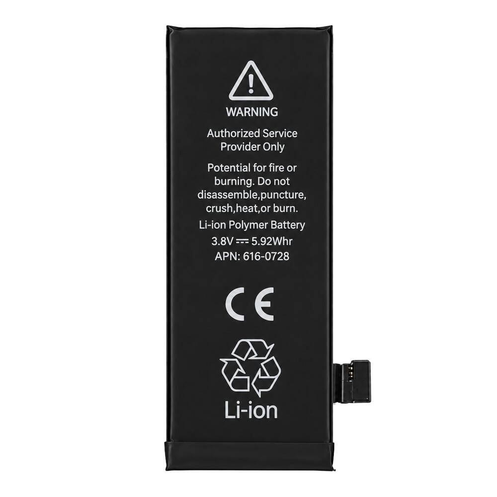 Schwarze Lithium-Ionen-Polymer-Batterie mit Warnetiketten, CE-Kennzeichnung, Recycling-Symbol und Seitenverbinder.