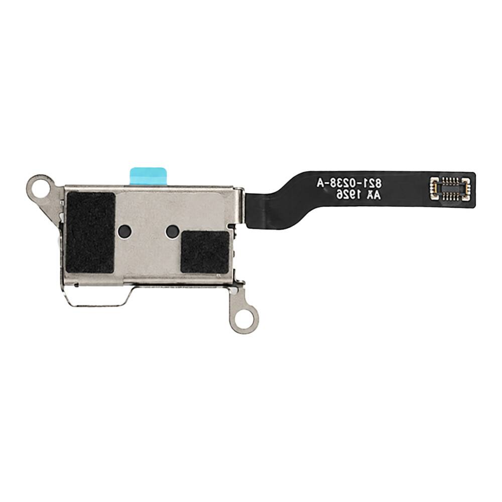 Kleines elektronisches Modul mit Metallgehäuse und schwarzem Flachbandkabel, wahrscheinlich ein Gerätesensor oder Lautsprecherkomponent.
