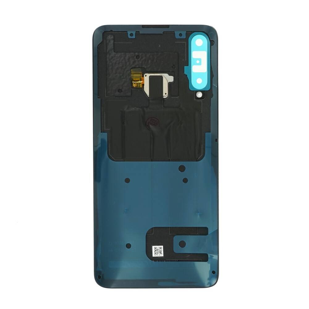 Rückansicht einer Smartphone-Rückabdeckungsbaugruppe in Blau, die interne Ausschnitte, Kamera- und Sensoröffnungen sowie Flexkabelkomponenten zeigt.