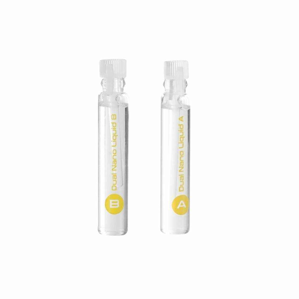 Zwei transparente Fläschchen mit den Beschriftungen „Dual Nano Liquid B