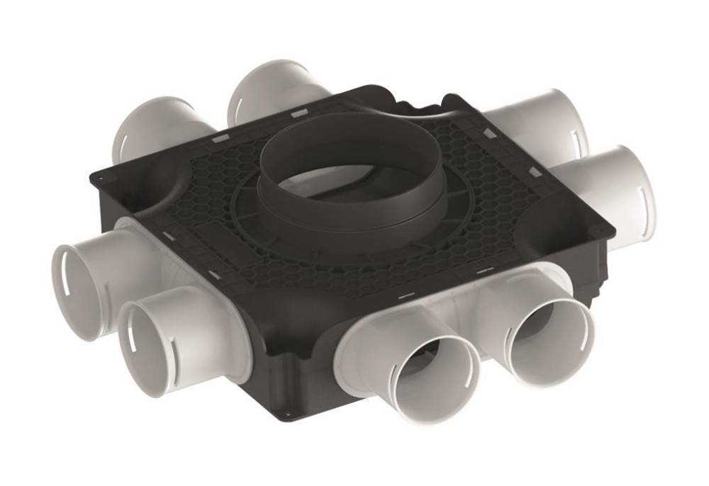 Ein schwarzer Kunststoff-Verteiler mit mehreren weißen Rohranschlüssen, der zur Luft- oder Fluidverteilung in Belüftungs- oder Sanitärinstallationen verwendet wird.