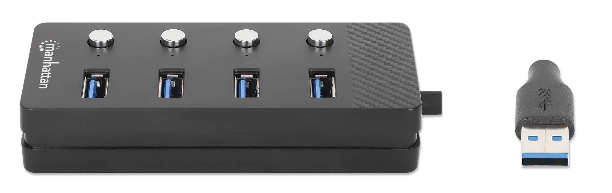 Schwarzer Manhattan USB-Hub mit vier Anschlüssen und vier blauen USB-A-Anschlüssen mit runden oberen Tasten, dargestellt neben einem USB-Steckeradapter.