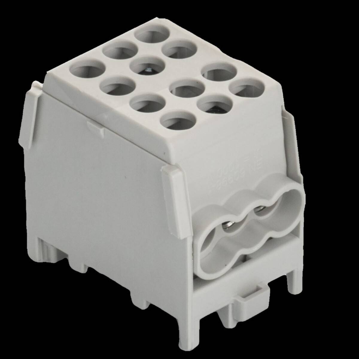 Ein grauer, rechteckiger, mehrlochriger Verbindungsblock, der auf einem schwarzen Hintergrund ruht und für elektrische Verbindungen verwendet wird.