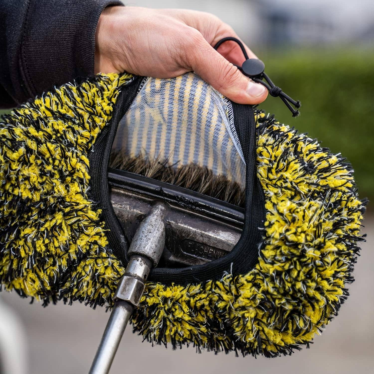 Bürstenüberzug für eine schonende & gründliche Autowäsche - Saugstarker Waschbürstenüberzug, 18x29cm, schwarz-gelb