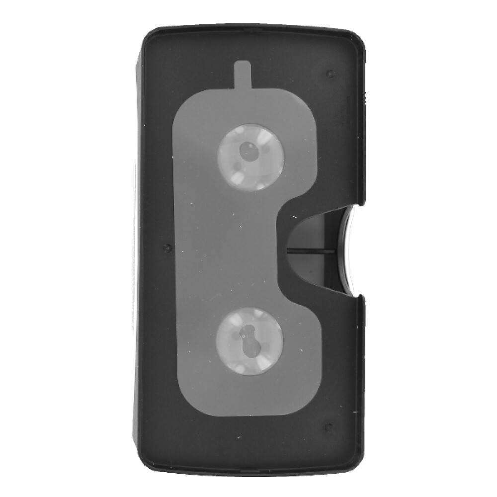 Ein schwarz-weißes Bild einer Vintage-VHS-Videokassette aus Draufsicht, das ihre Spulen und rechteckige Form zeigt.