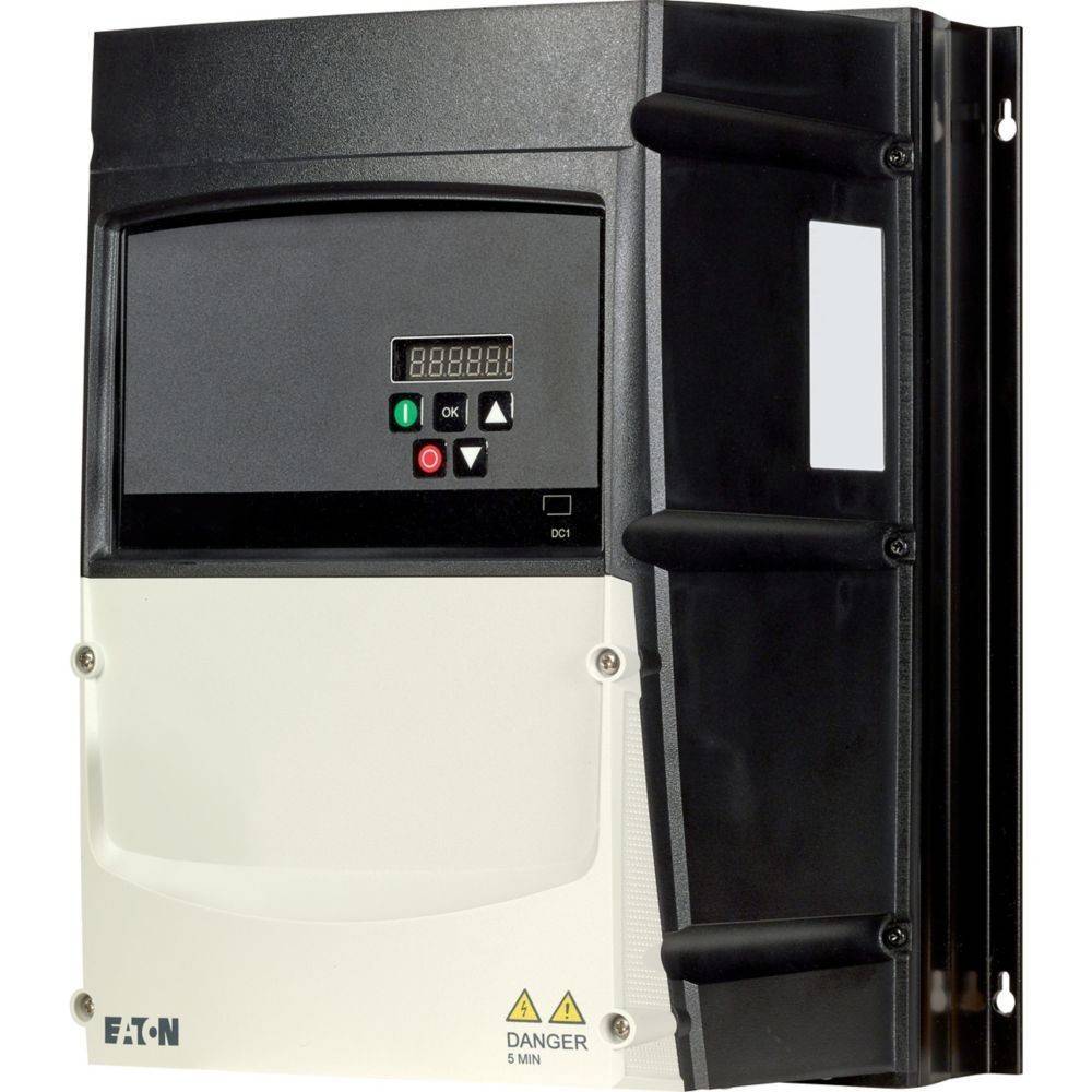 An der Wand montiertes elektrisches Gerät mit digitaler Anzeige und Steuerungstasten, beschriftet mit 'Eaton' und 'Danger 5 MS'.