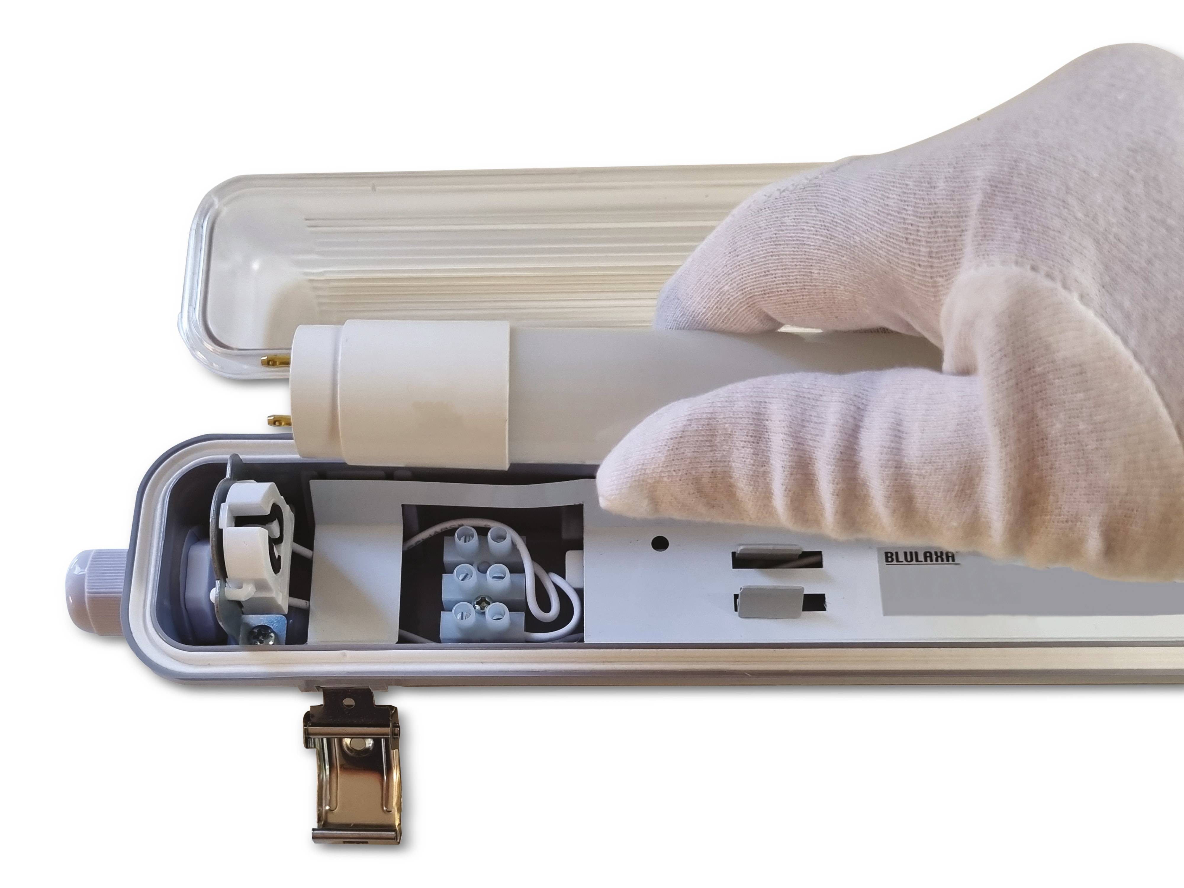 BLULAXA LED-Feuchtraum-Wannenleuchte, HumiLED vari 9W, 4000K, 680 mm