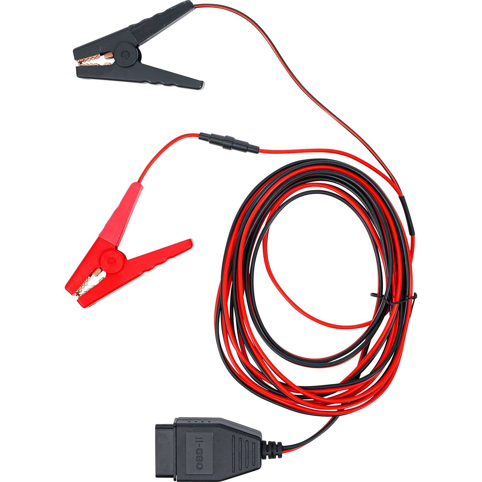 Ein Diagnosekabel mit zwei Krokodilklemmen und einem OBD-II-Stecker, das zum Testen oder Aufladen von Fahrzeugbatterien verwendet wird, auf weißem Hintergrund.