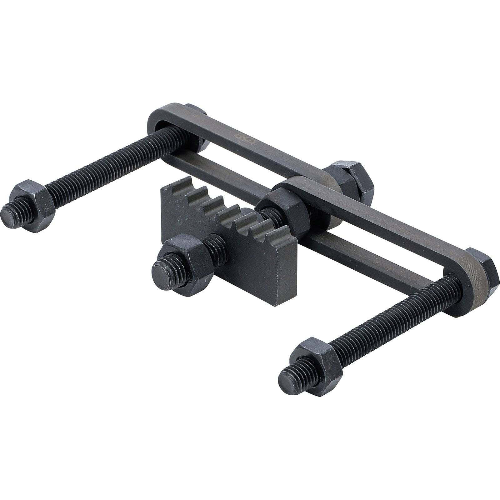 Ein Zwei-Backen-Auszieher mit verstellbaren, gewindeten Stangen und flachen Backen, verwendet zum Herausziehen von Zahnrädern und Riemenscheiben aus Maschinen.