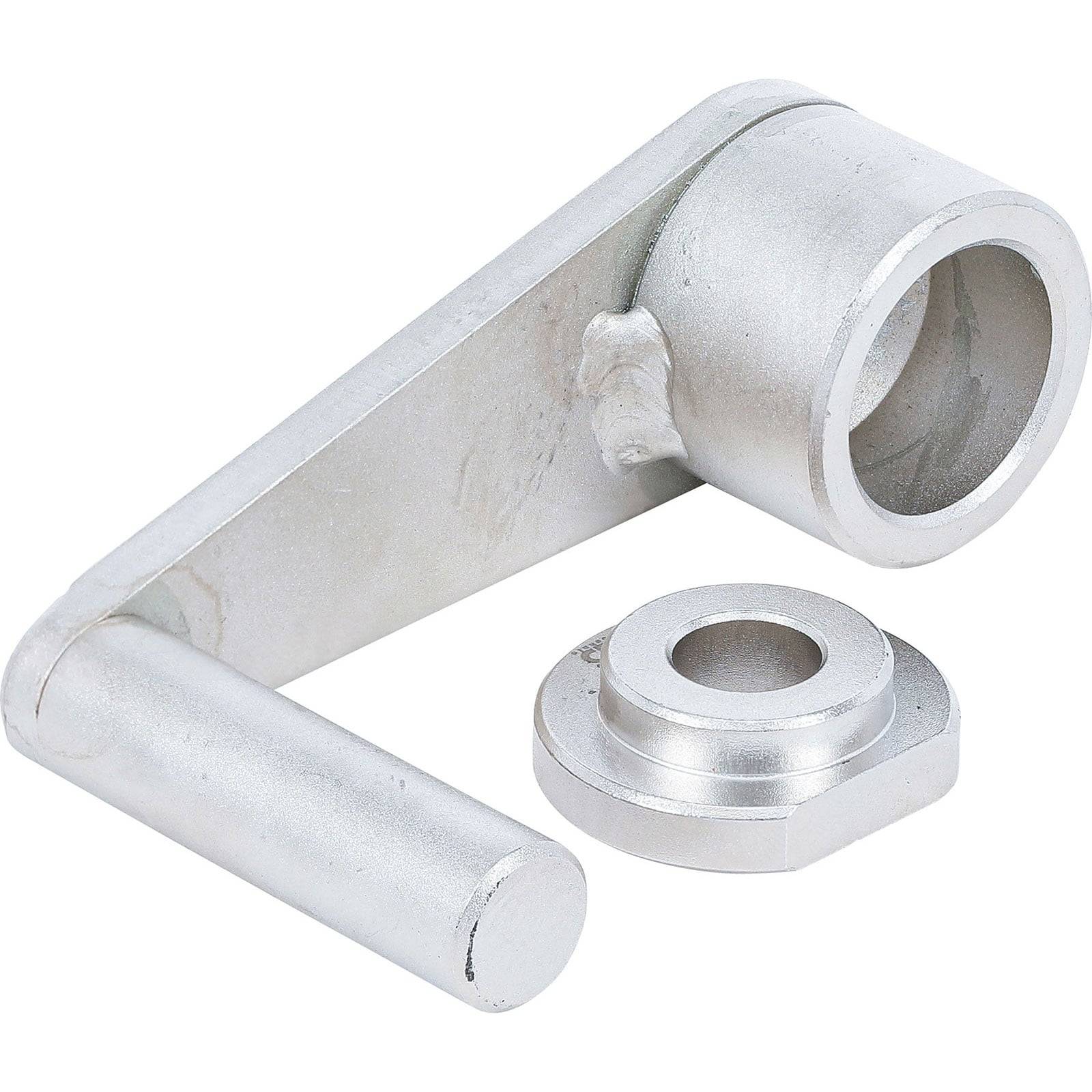 Eine silberne Metallkurbelkurbel mit einer angehängten Kreiskomponente und einer separaten Scheibe. Die Kurbel ist für mechanische Zwecke konzipiert.