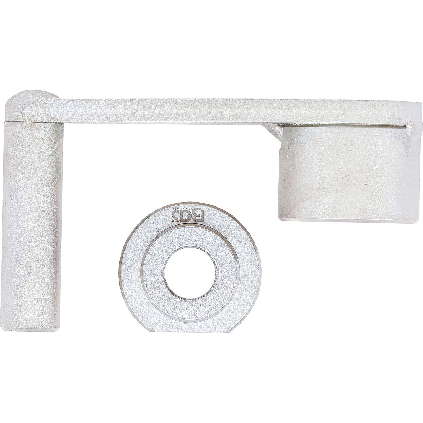 Ein Metall-Ölfilterband mit einer Scharnierkonstruktion und einer kreisförmigen Klemmvorrichtung, entwickelt zum Lösen oder Festziehen von Ölfiltern.