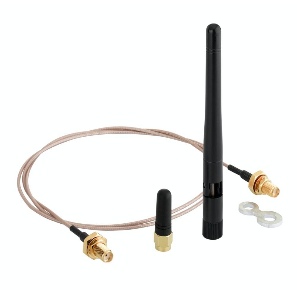 Drahtlos-Antennen-Set mit zwei Antennen, Koaxialkabel und Montagezubehör. Geeignet zur Signalempfangsverstärkung.
