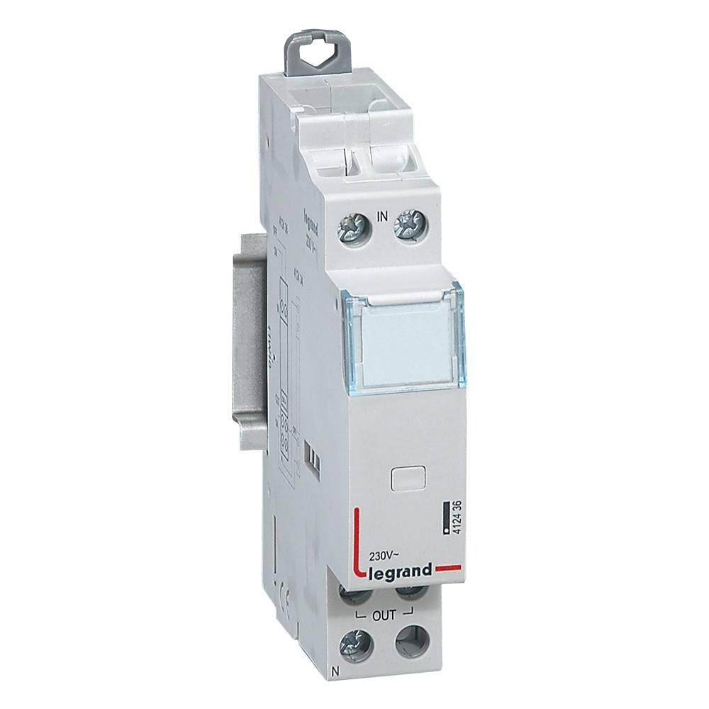 Ein elektrischer Leitungsschutzschalter mit weißem Gehäuse, beschriftet mit 'Legrand', ausgelegt für 230V. Er ist zur Montage auf einer Hutschiene vorgesehen.