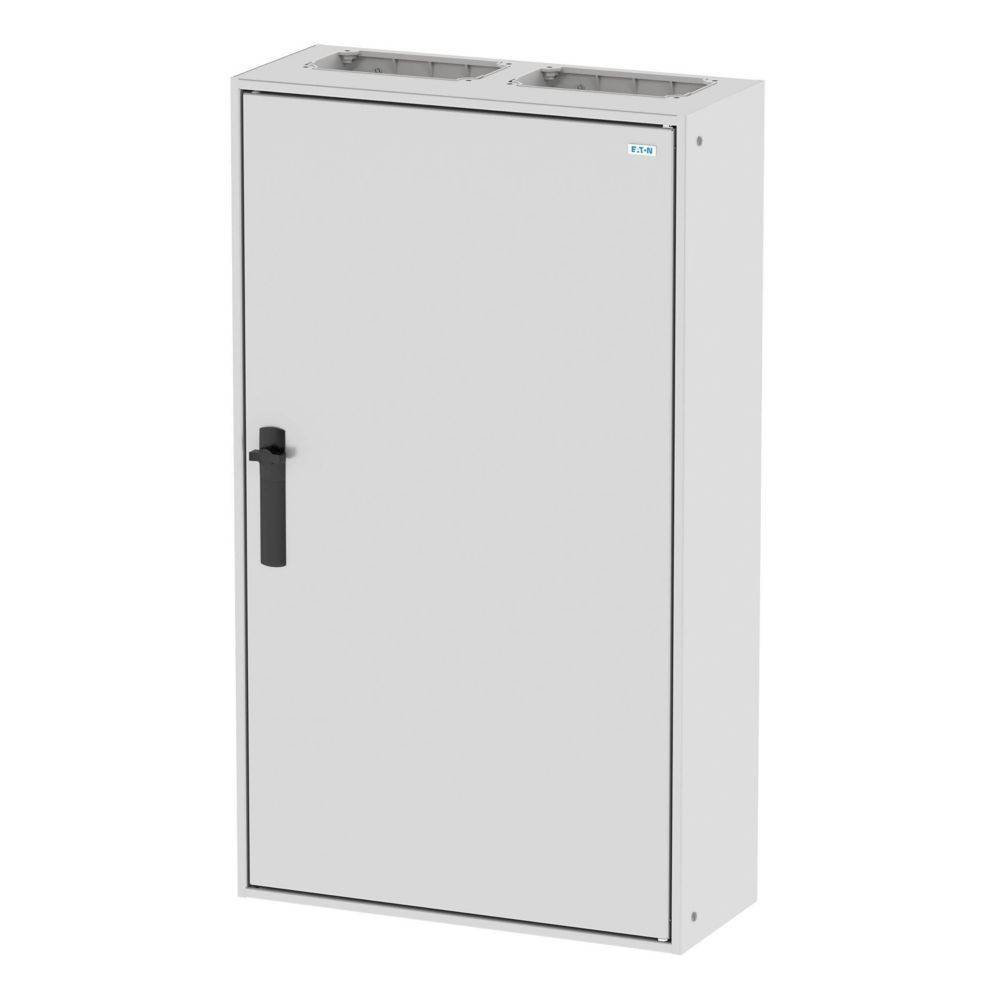 Ein weißer Elektroschrank mit einem schwarzen Griff, auf dem oben rechts das Eaton-Logo angebracht ist.