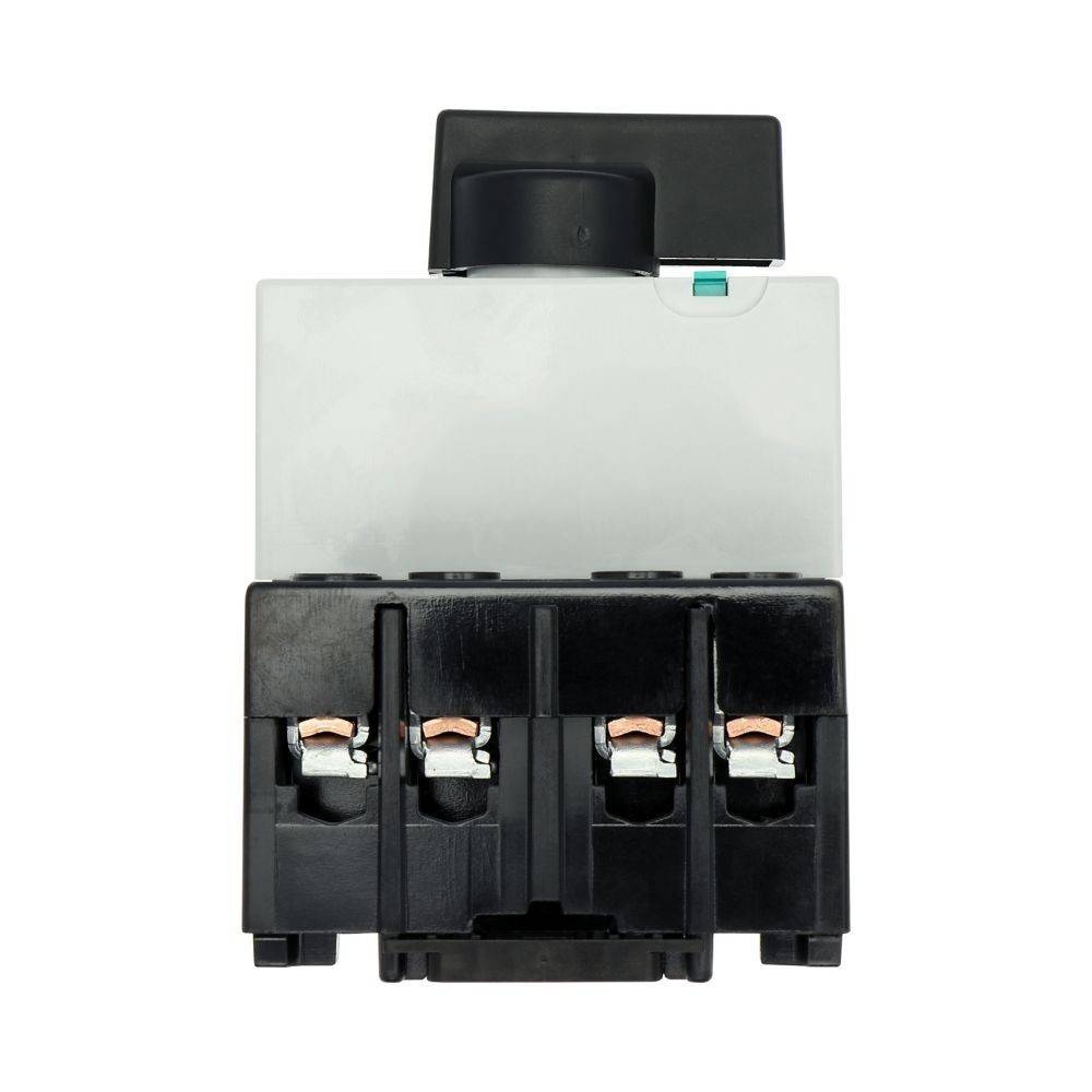 Elektrische Schaltgerätekomponente mit einem schwarzen Oberteil und drei Metallverbindern am unteren Ende, verwendet für Stromkreisschutz und -steuerung.