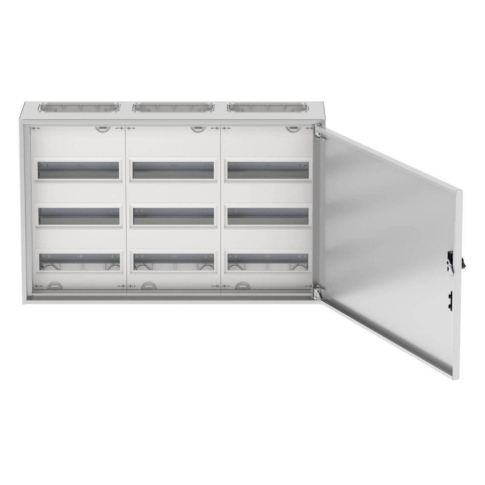 Eine offene leere Elektrotafel mit mehreren Steckplätzen, die für Sicherungsautomaten ausgelegt sind, und einer Tür mit Scharnier auf der rechten Seite.
