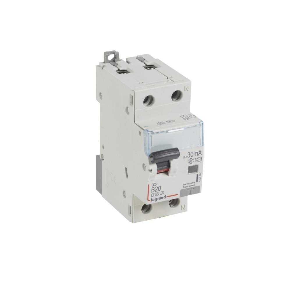 Ein grauer Sicherungsautomat mit einem Hebel-Schalter, beschriftet mit 'B20 Legrand DX3 30mA', vor einem weißen Hintergrund.