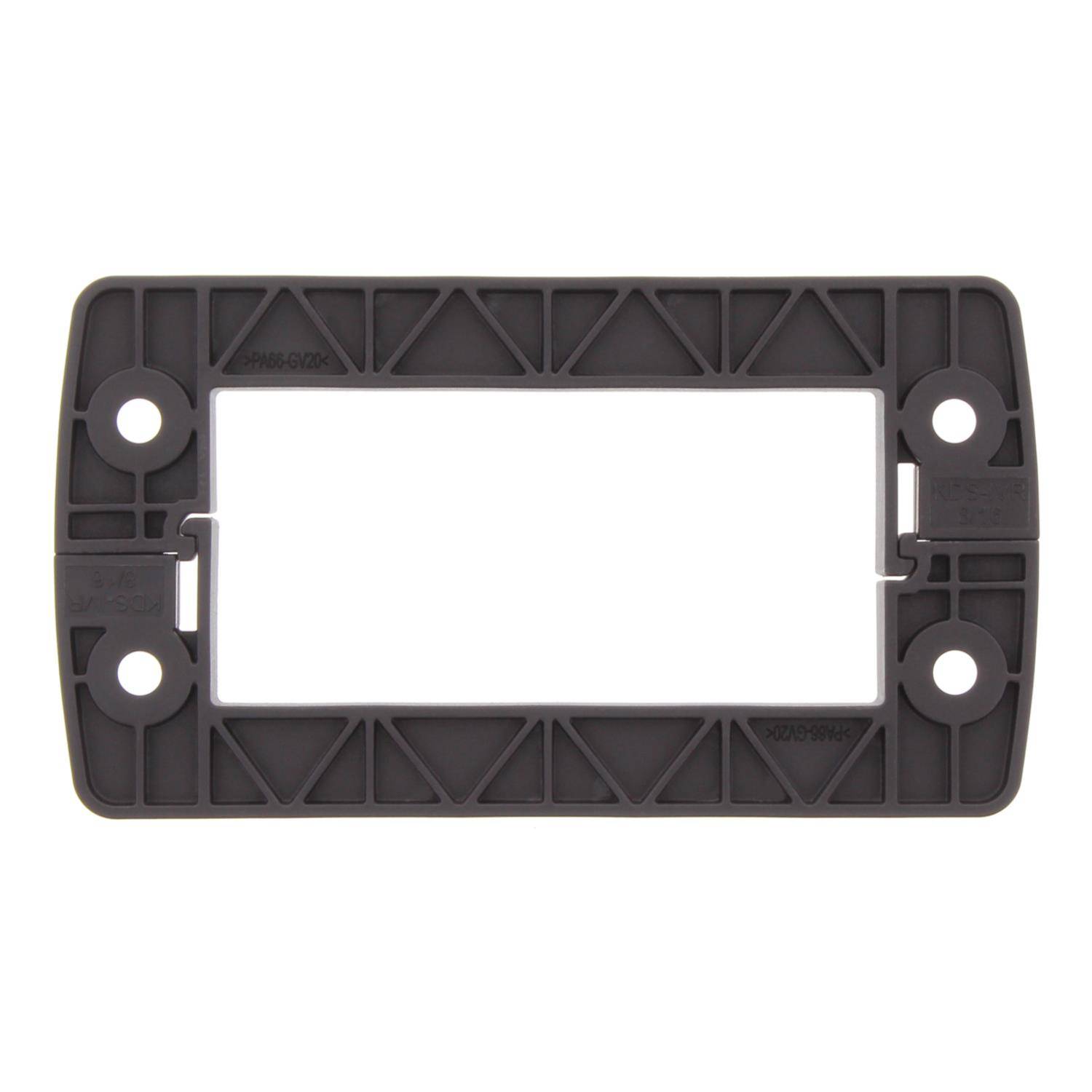 Ein rechteckiges dunkles Kunststoff-Montageklammerelement mit einer zentralen offenen Fläche und vier Eckenbohrungen für Schrauben. Wird zum Befestigen von Platten verwendet.