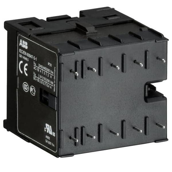 Ein schwarzer elektrischer Relais mit Spezifikationen, die an seiner Seite beschriftet sind, einschließlich Spannungs- und Stromstärkeangaben, Sicherheitszertifizierungen und Herstellerlogo.