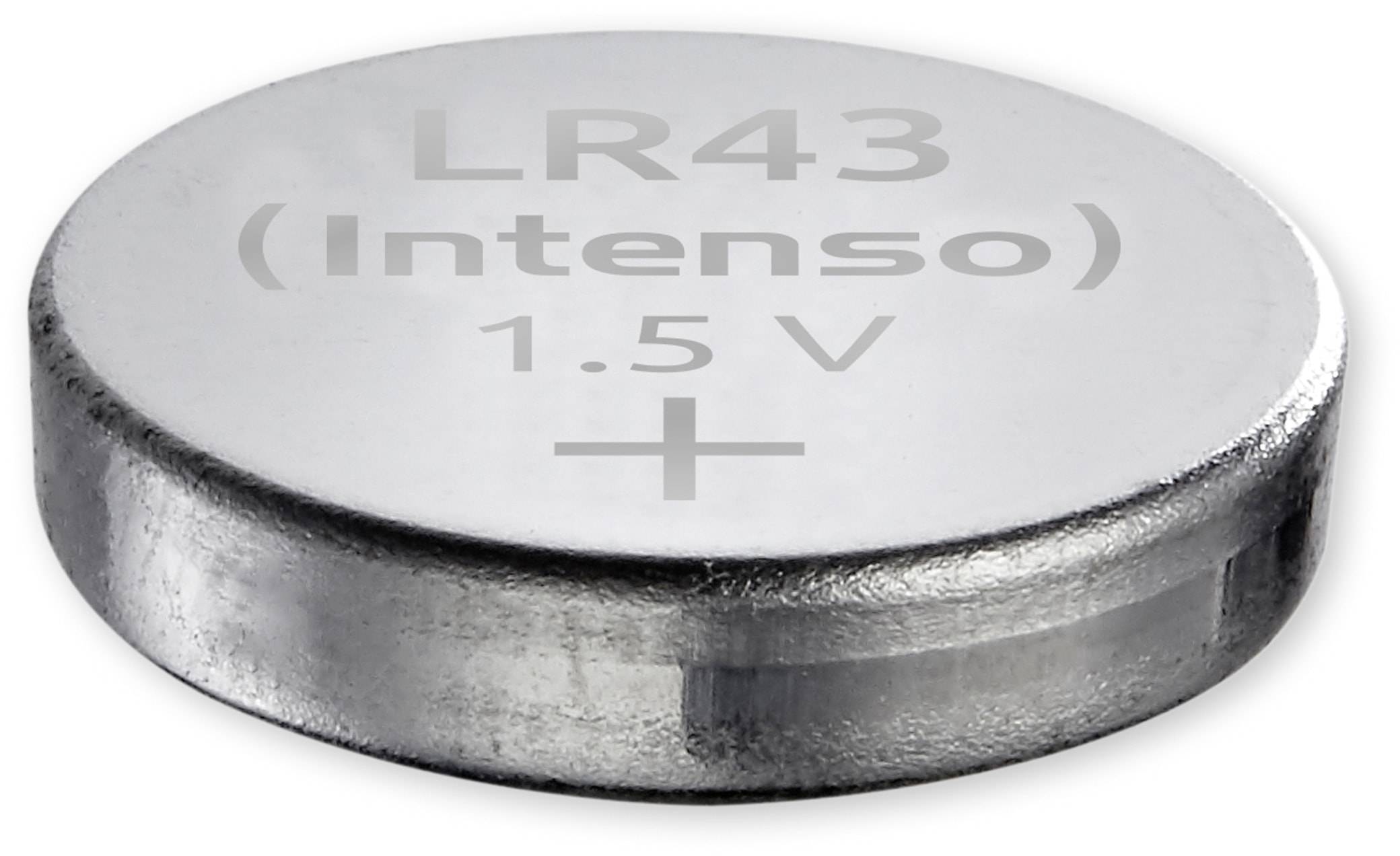 Eine silberne Knopfzellenbatterie mit der Aufschrift 'LR43 (Intenso) 1.5 V +', die aus der Nähe betrachtet wird, um Details ihrer Beschriftung und Struktur zu zeigen.