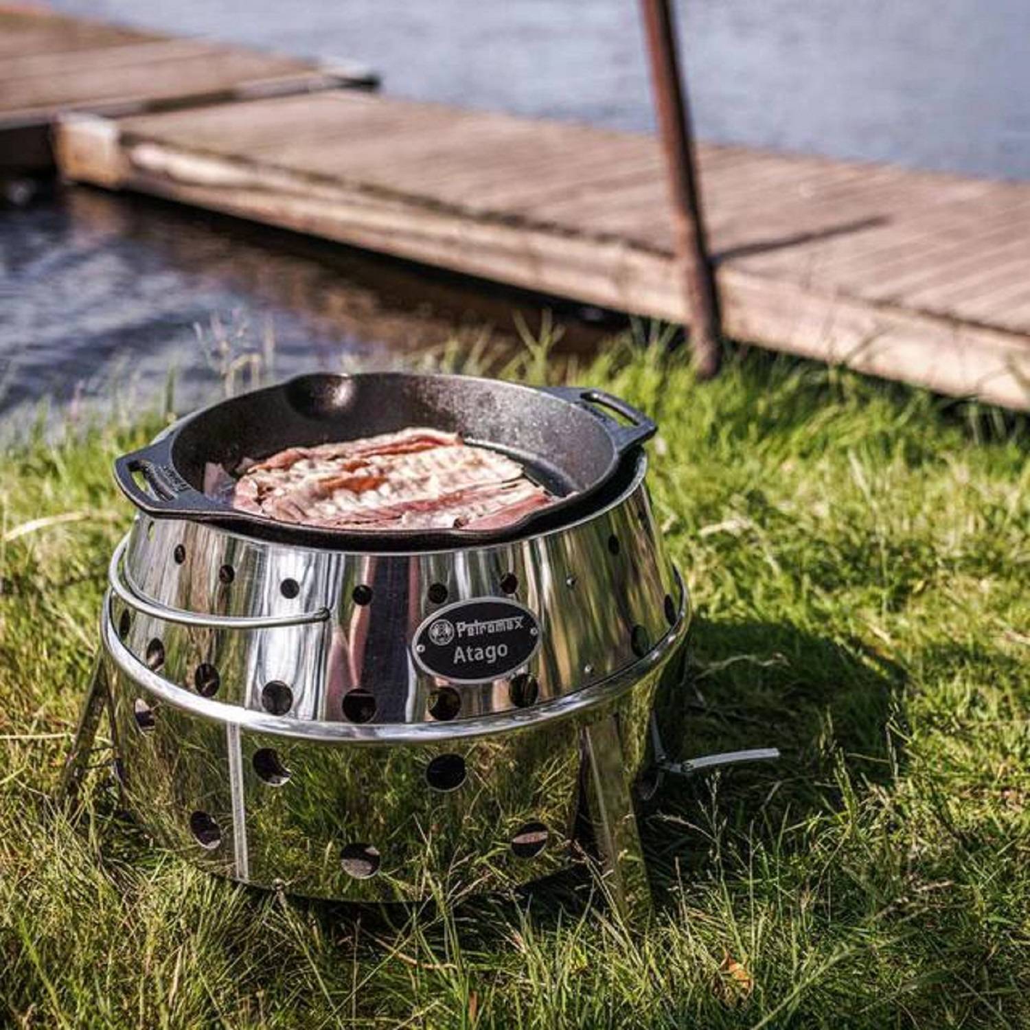 Petromax Grill Feuerpfanne mit Henkeln Gusseisen 35 cm