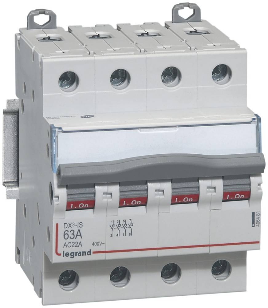 „Eine Nahaufnahme eines Legrand DX3-IS Leitungsschutzschalters, 63A, 400V, mit Schaltern zur Steuerung elektrischer Stromkreise, beschriftet mit technischen Spezifikationen.
