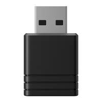 Schwarzer USB-Stick mit silbernem USB-A-Anschluss auf weißem Hintergrund dargestellt.