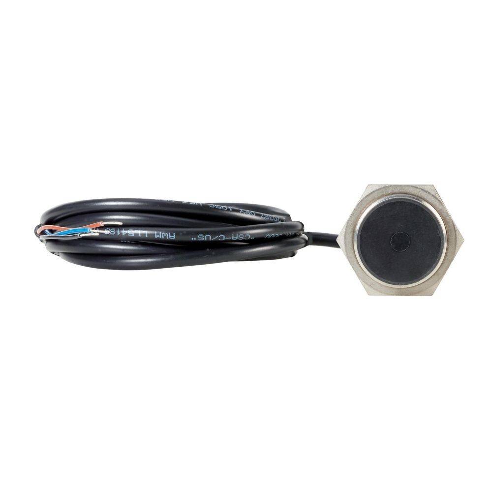 Ein rundes Metallsensor mit sechseckiger Basis ist an ein gewundenes schwarzes Kabel mit freigelegten Drähten am Ende angeschlossen, positioniert auf einem weißen Hintergrund.