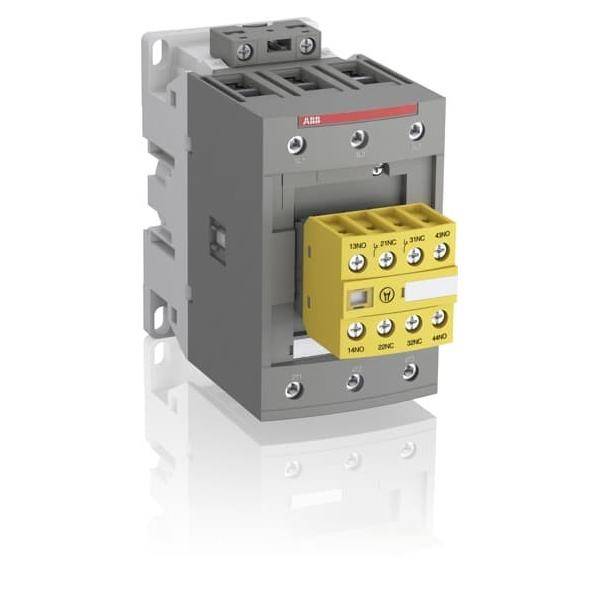 Ein grauer elektrischer Apparat mit einer gelb beschrifteten Komponente an der Vorderseite, ausgestattet mit mehreren Anschlusspunkten und Steckplätzen für Verkabelungen.