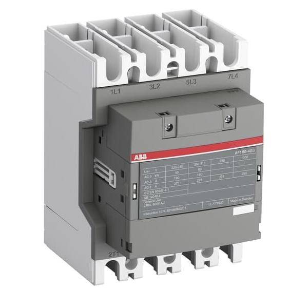 Ein vierpöliger ABB-Schütz zur Steuerung elektrischer Schaltkreise, mit Klemmmarkierungen und Spezifikationen auf dem Frontpanel.