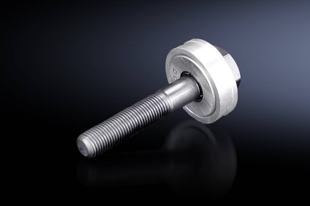 Eine metallische Schraube mit einem dunklen Gewindelschaft und einem flachen, kreisförmigen Kopf wird vor einem dunklen Hintergrund präsentiert, wobei ihre glänzende Oberfläche hervorgehoben wird.