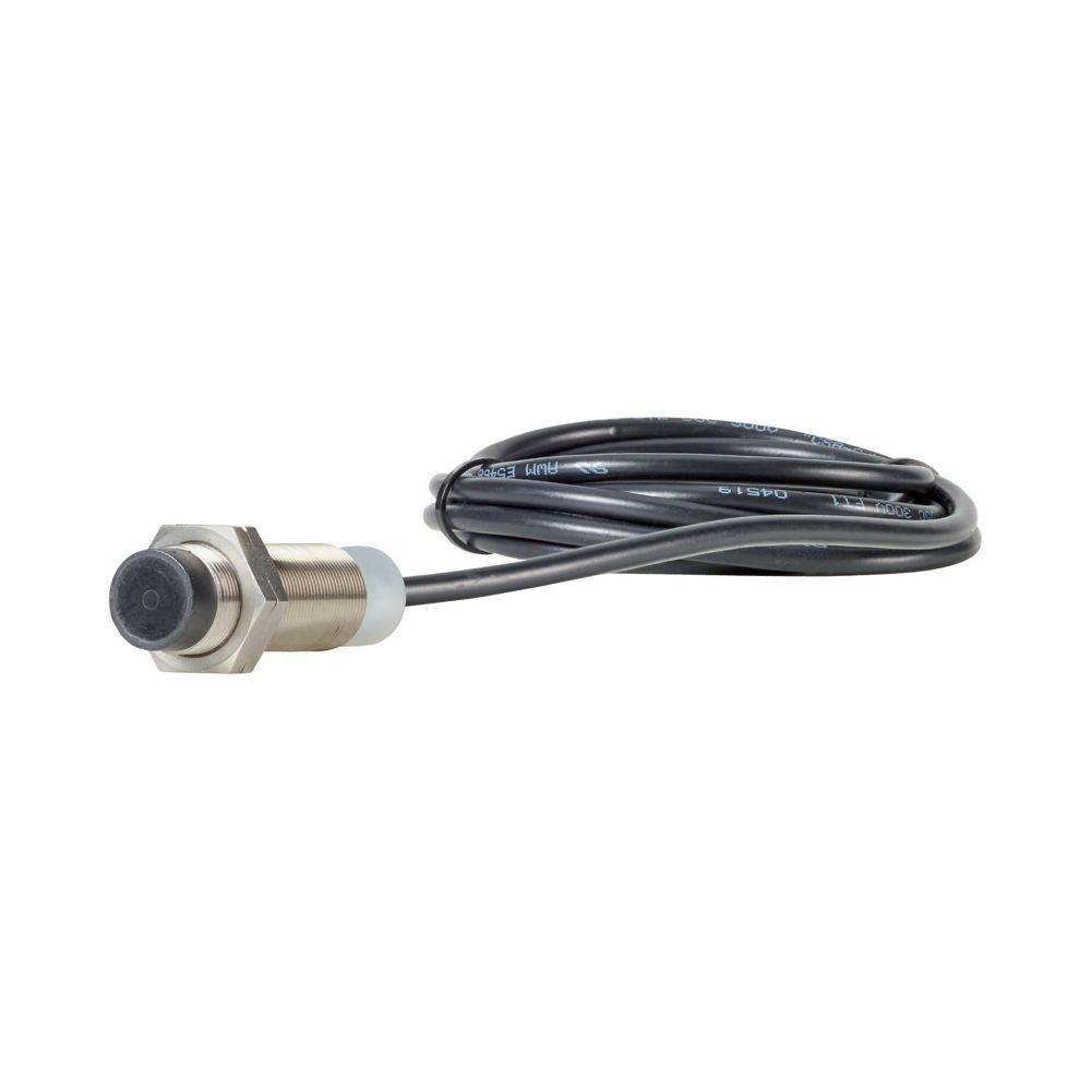 Ein runder Metallsensor mit einem schwarzen Kabel, wahrscheinlich zur Messung von Temperatur oder Druck, der vor einem weißen Hintergrund platziert ist.