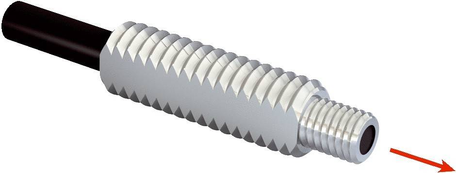 Ein Nahaufnahmebild eines metallenen Gewindestabs, das scharfe, gleichmäßig verteilte Spiralrillen auf seiner Oberfläche zeigt. Wird zum Befestigen oder Sichern von Materialien verwendet.