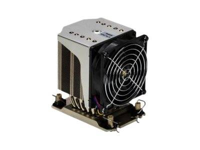 Computer-CPU-Kühler mit Kühlkörper, Lüfter und Basis-Montageklammer auf weißem Hintergrund.