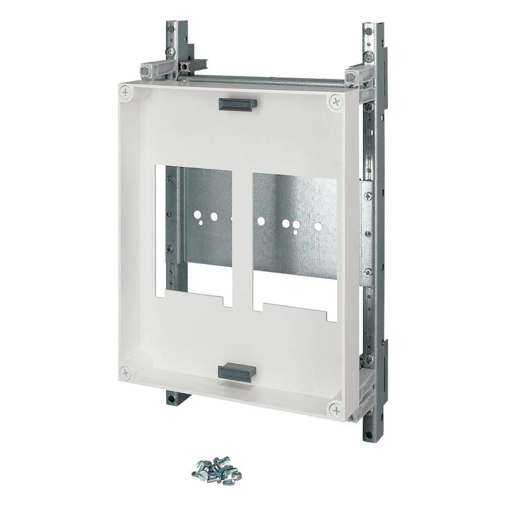 Wandmontierte weiße Gehäusebox mit Metallhalterungen zur Befestigung, ausgestattet mit zwei rechteckigen Ausschnitten und Lüftungslöchern. Schrauben im Lieferumfang enthalten.