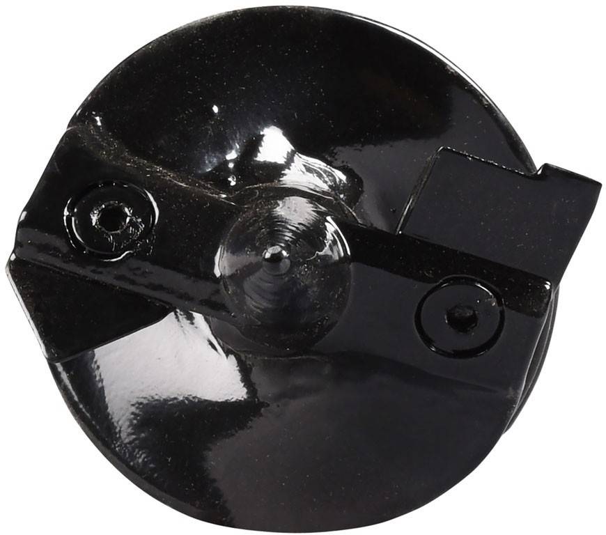 Ein glänzendes, schwarzes, kreisförmiges Objekt mit einem zentralen erhabenen Merkmal und kleinen vorstehenden Teilen am Rand, von oben betrachtet.