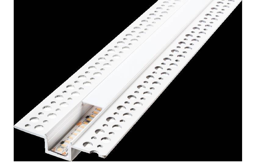 Ein weißer, perforierter Aluminiumkanal mit integriertem LED-Streifen, verwendet für Einbaubeleuchtung, vor einem weißen Hintergrund.