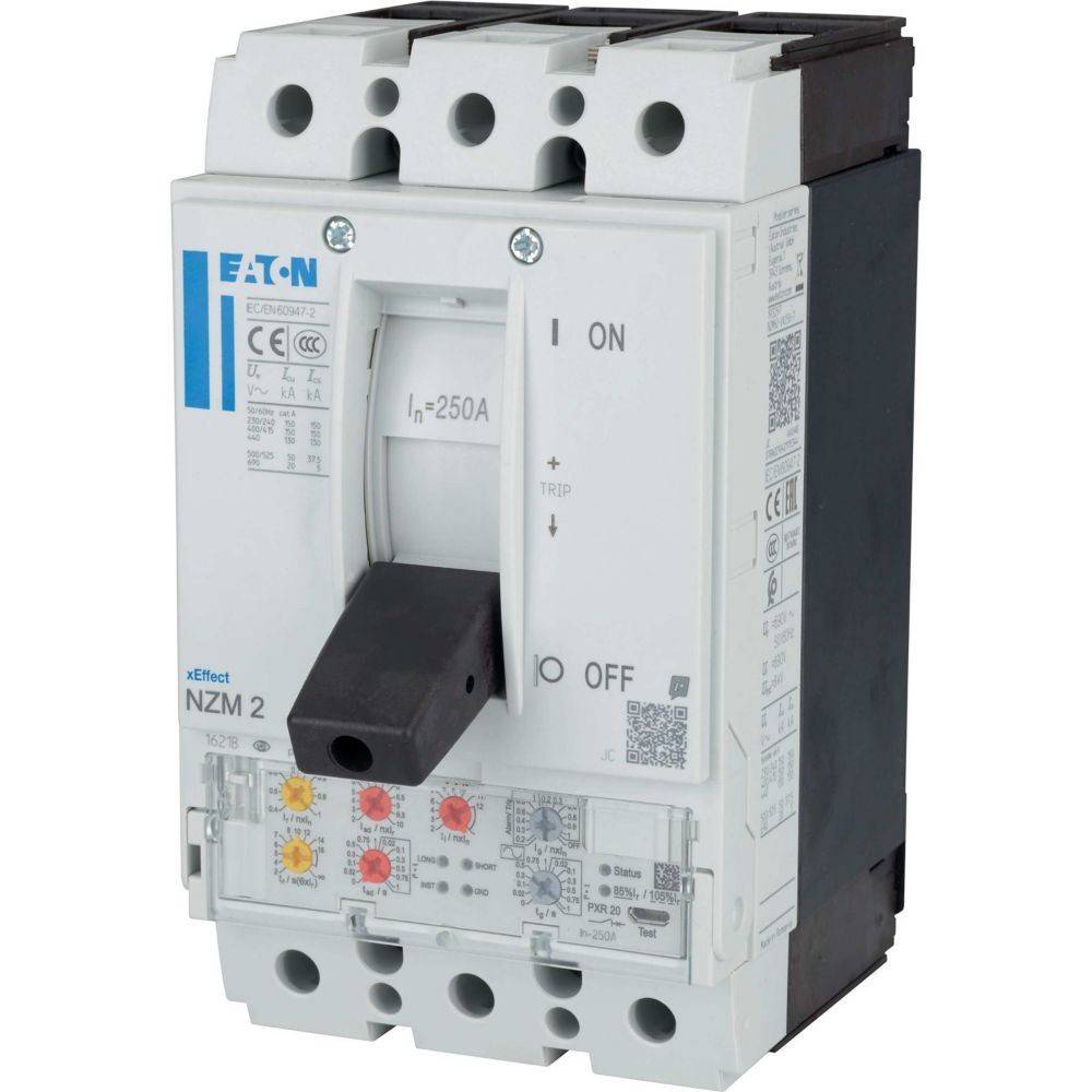 Eaton NZM 2 Leistungsschalter mit einer Nennstromstärke von 250 A, Kippschalter zeigt ON, mit Konstruktionsspezifikationen und Anzeigen auf der Frontplatte.