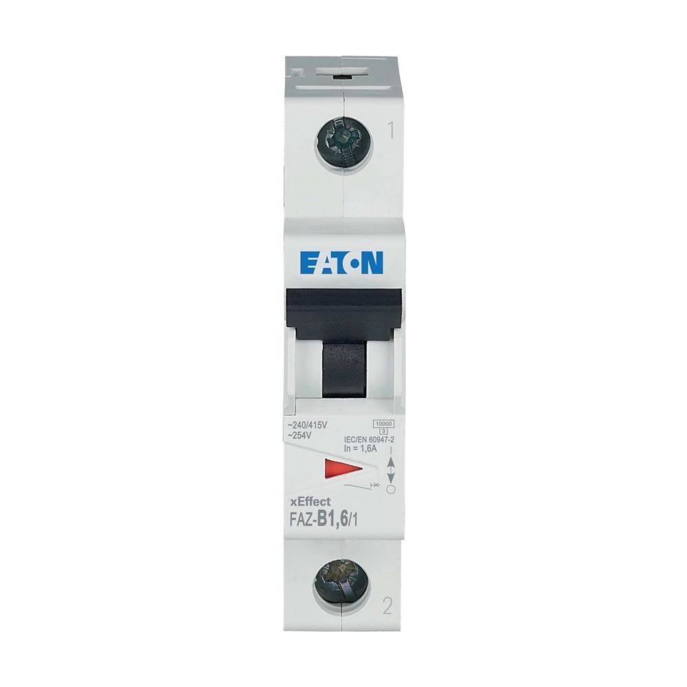 Ein weißer Eaton FAZ-B1 Leitungsschutzschalter, der seine Beschriftung und seinen Schalter zeigt.