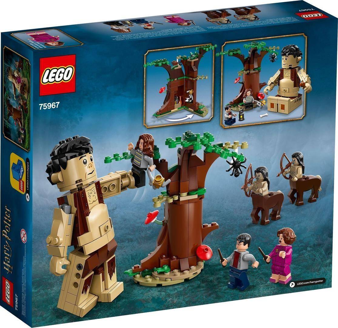 LEGO Harry Potter 75967 Schachtelkunst zeigt eine baubare Verbotener-Wald-Szenerie mit Hagrid, Harry, Ron, Hermine, Baum, Zentauren und Spinne.