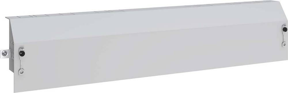 Eine große, rechteckige weiße Kartonbox mit minimalistischem Design steht auf einer weißen Oberfläche, von einem Seitenwinkel aus betrachtet.